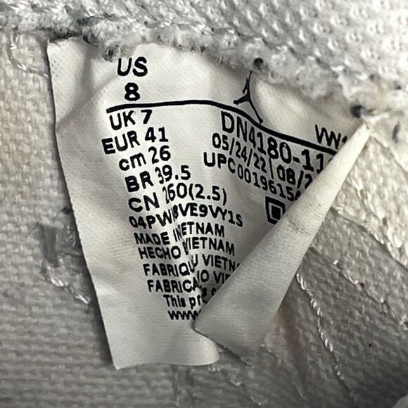 Nike Air Jordan 11 CMFT Low White Gym Red Men size 8 - Picture 10 of 10